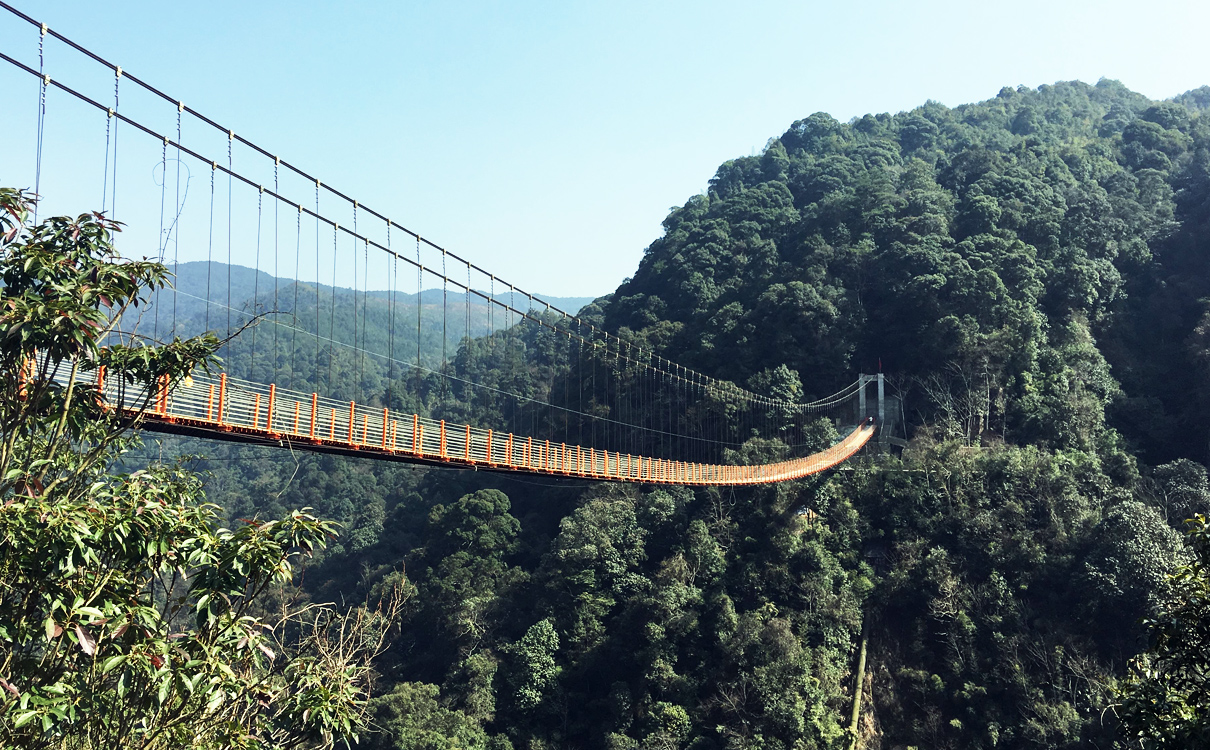 廈門旅游包車推薦-旅游景點俠天下旅游景區(qū)-玻璃棧道.jpg