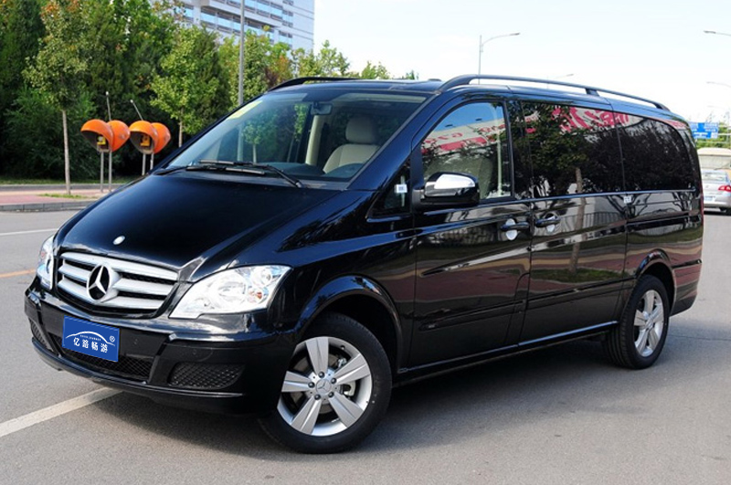 厦门商务旅游会议包车-凯美瑞小轿车.jpg